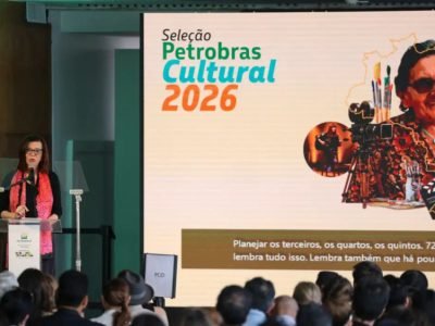 gasolina-pode-ter-reducao-apos-queda-do-petroleo-afirma-presidente-da-petrobras.jpg