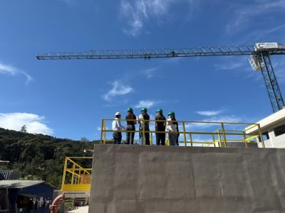 zjovens-visitam-aguas-1.jpeg